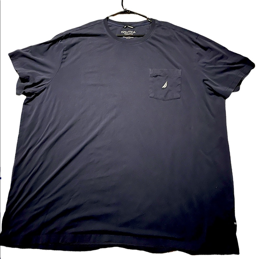 Men a big and Tall 4xl, no pet, non smoker. Like new